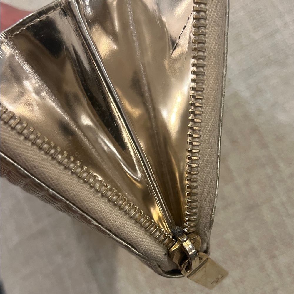 CHANEL Quilted Silver Accessory Case - Picture 9 of 16